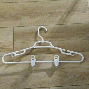 8 Pk. White Plastic Clothes Hangers